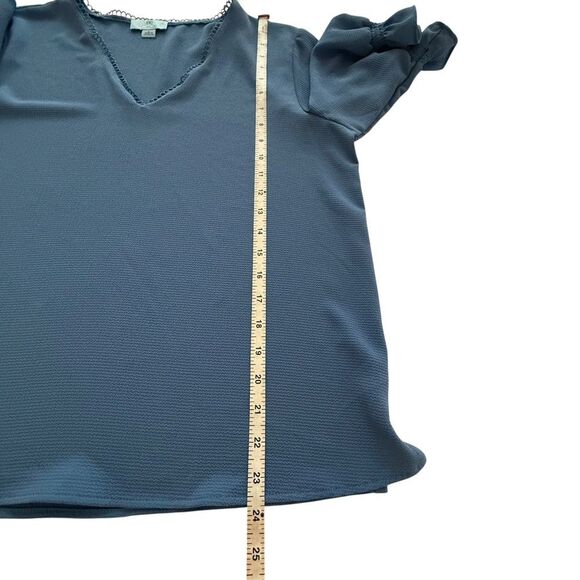 CeCe Blue V-neck Circle Trim and Ruffled Three-quarter Sleeves Top size Large - Picture 5 of 7